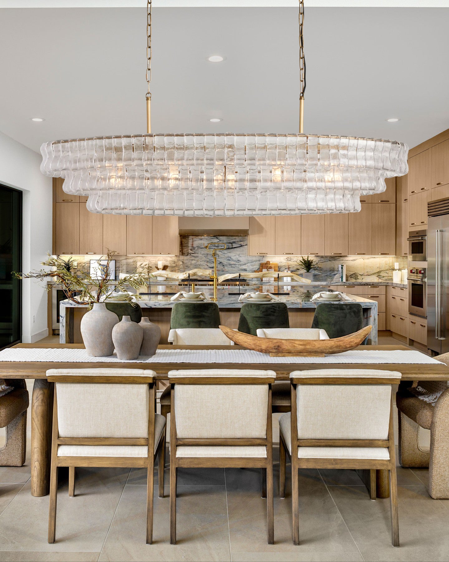 Ghiaccio Clear Class Oval Chandelier