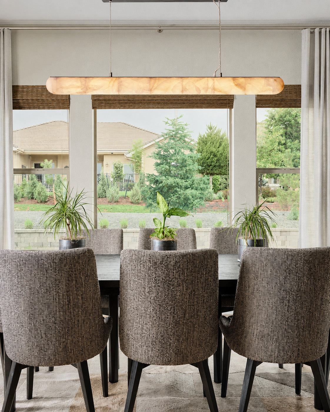 Rigede Lisse Linear Chandelier