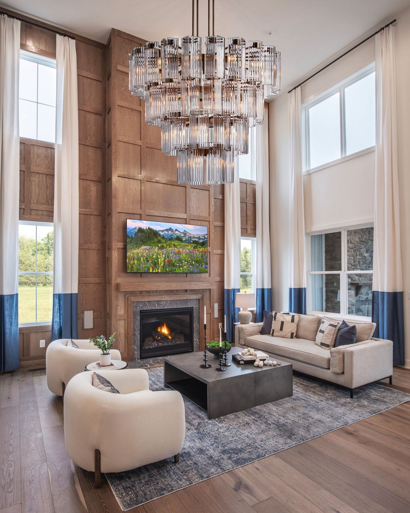 Lumivera Delsie Chandelier - Thumbnail 4