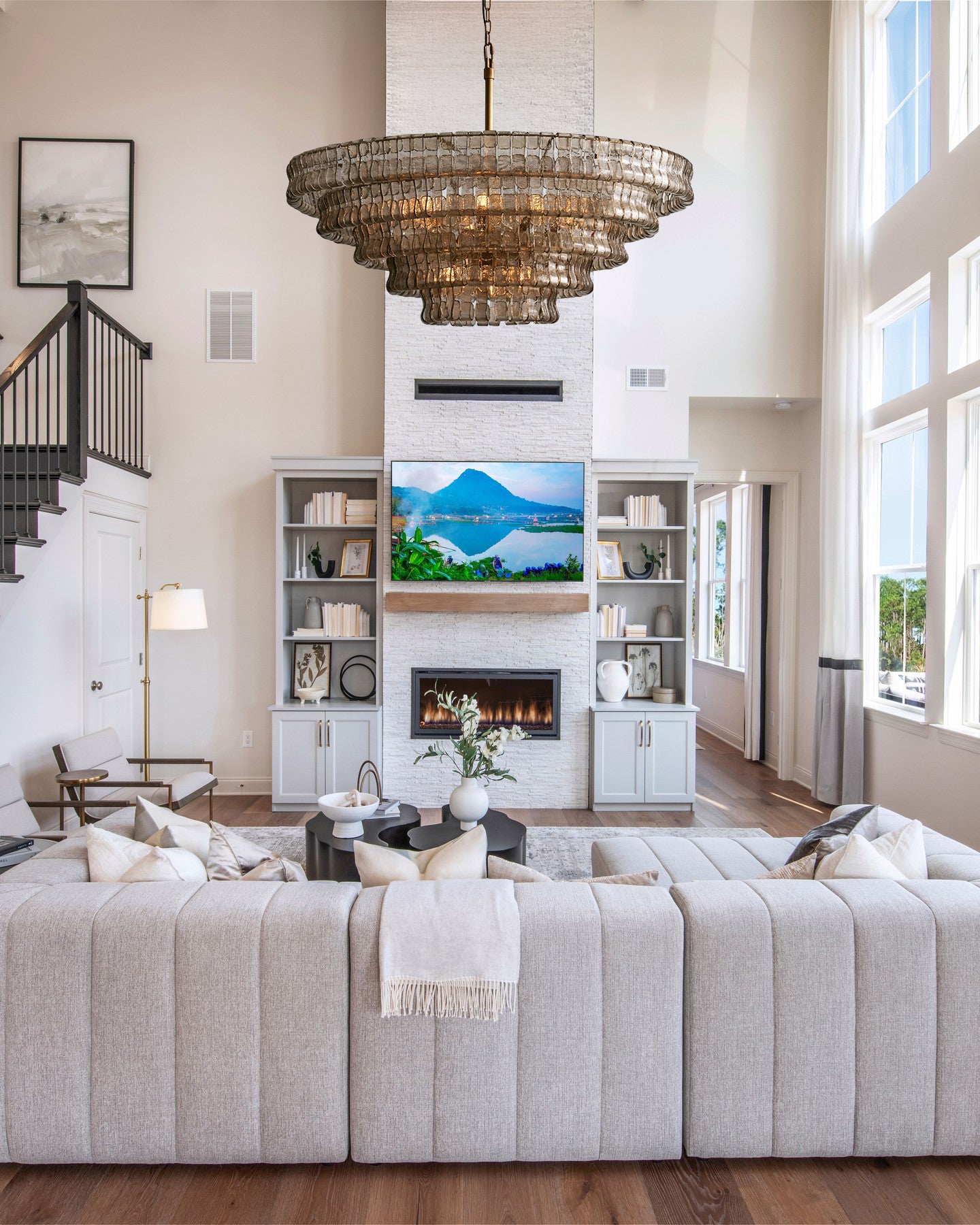 Ghiaccio Round Chandelier