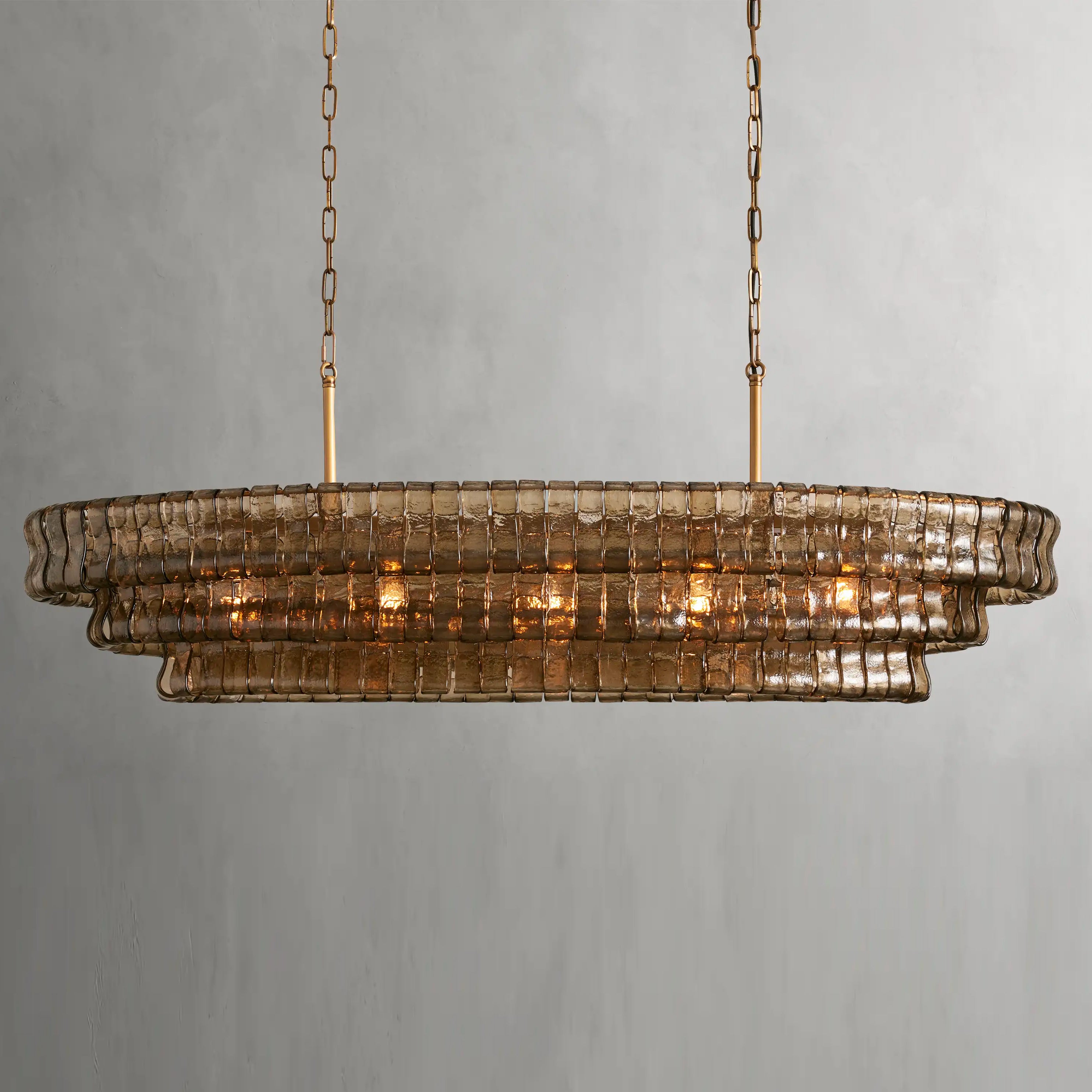 Modern chandelier above dining table in luxury dining room
Luxury chandelier lighting for dining room interior