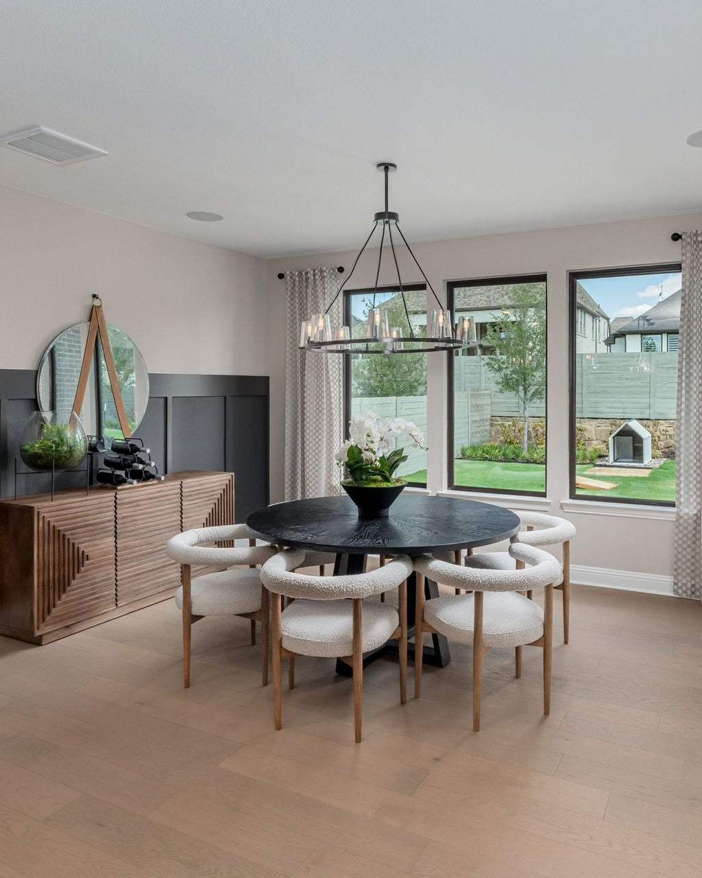 Pauillace Round Chandelier