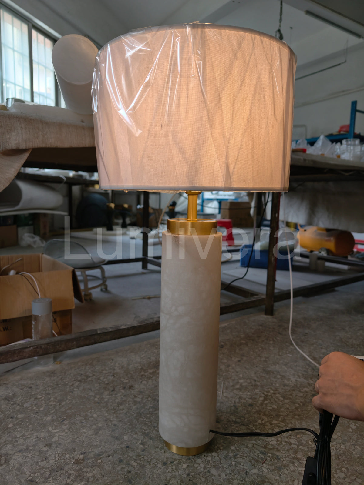Cylindricale Column Alabaster Table Lamp