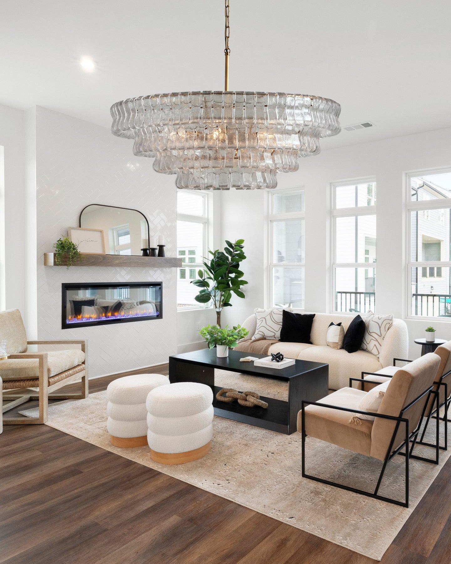 Ghiaccio Clear Class Round Chandelier
